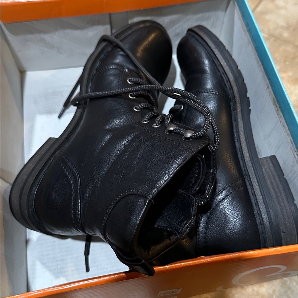 BareTraps AMYSUE Boots Black Size 7.5 pallet item see description Like New - Picture 10 of 12